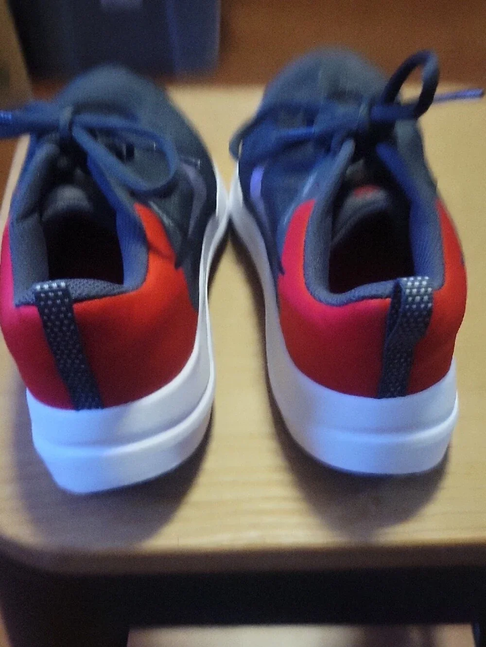 Nike Kids Black and Red Low-Top Sneakers